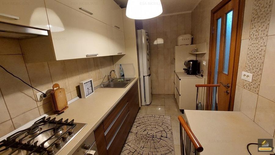 Apartament cu 3 camere decomandat în Drumul Taberei