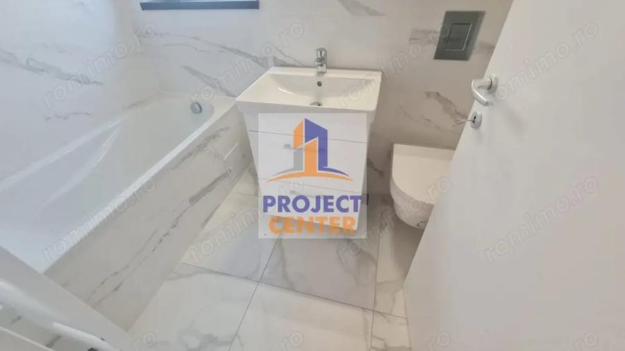 Casă cu 7 camere cu Teren 430 Mp în Micești
