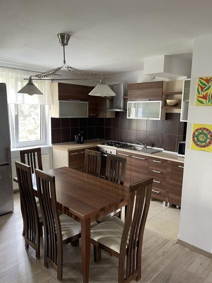 Apartament cu 3 camere decomandat în Decebal