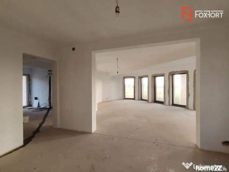 Casă cu 5 camere cu Teren 747 Mp în Sânandrei