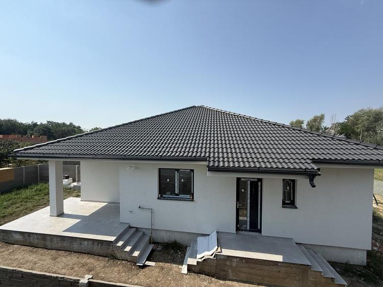 Casă cu 3 camere în Uliuc
