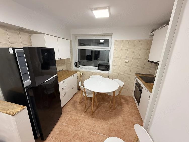 Apartament cu 3 camere semidecomandat în Balta Albă