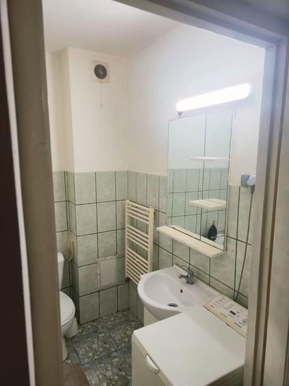 Apartament cu 2 camere semidecomandat în Florești