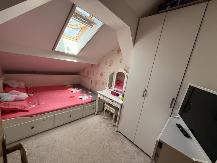 Apartament cu 4 camere decomandat, mobilat în Sărari