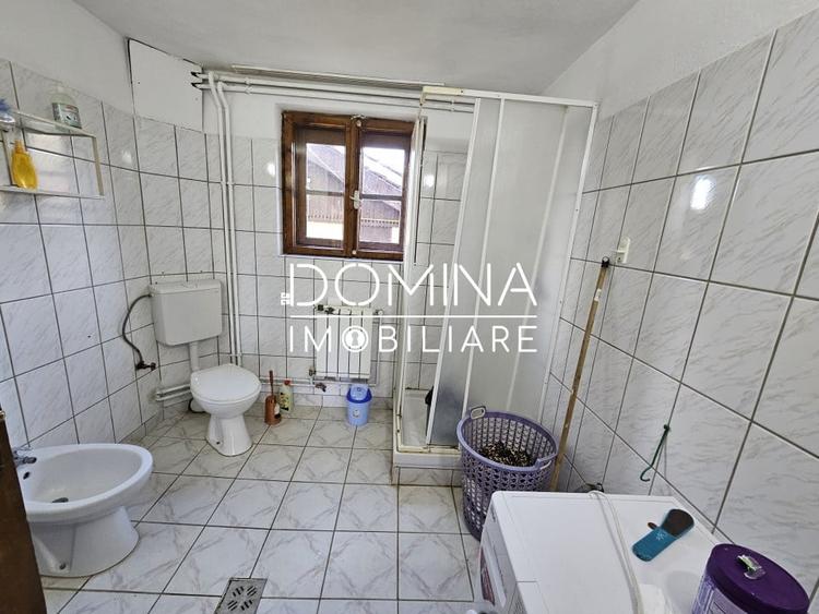 Casă individuală cu 5 camere cu Canalizare în Șișești