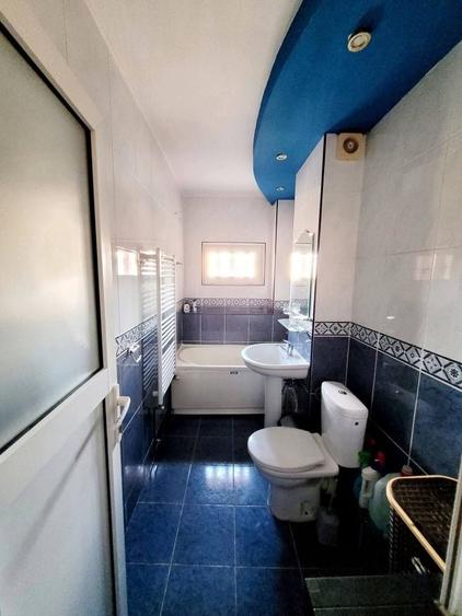 Apartament cu 3 camere semidecomandat în Bartolomeu
