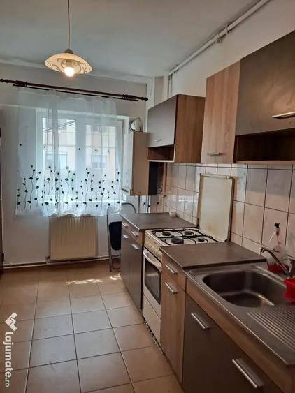 Apartament 3 camere,decomandat,2 bai, zona Siretului. - 4