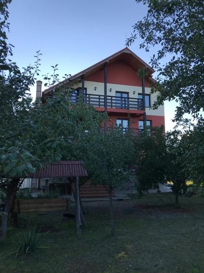 Casă individuală cu 7 camere cu Garaj în Crasna