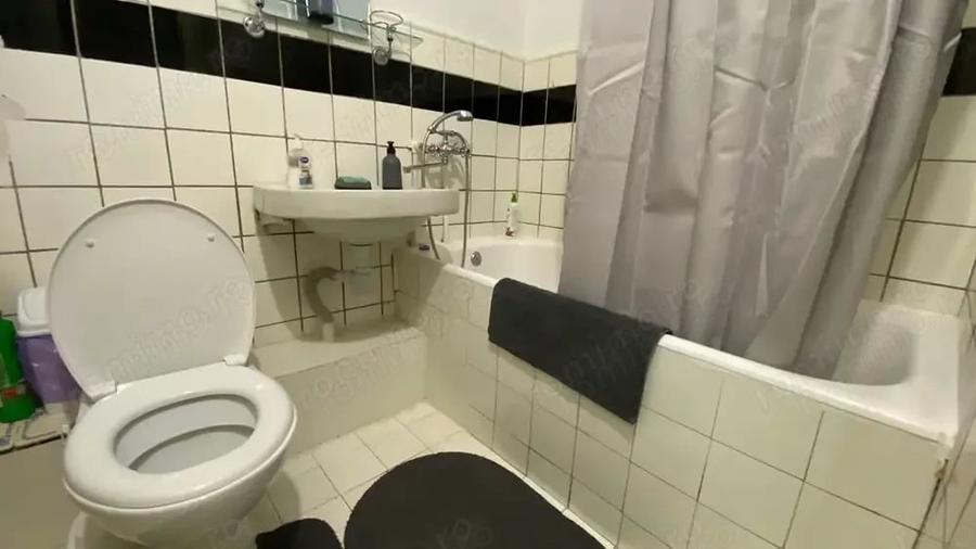 Garsonieră decomandată în Complex Studențesc