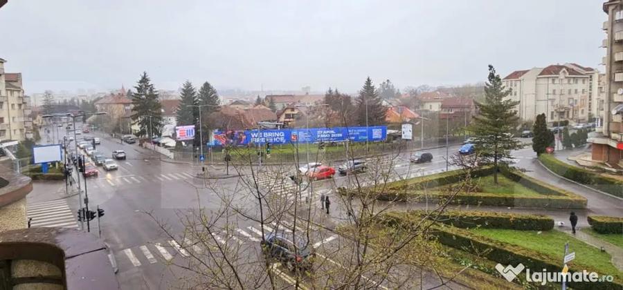 Apartament cu 3 camere semidecomandat în Semicentral
