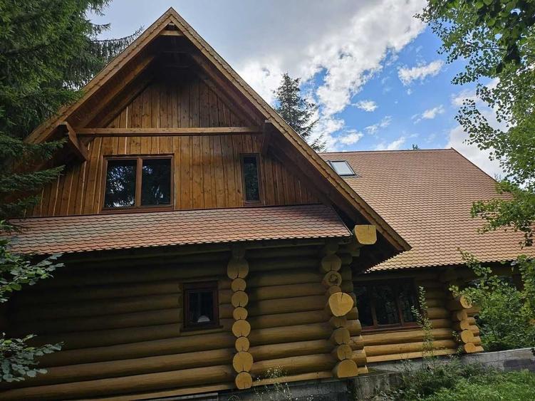 Casă cu 4 camere în Izvoare