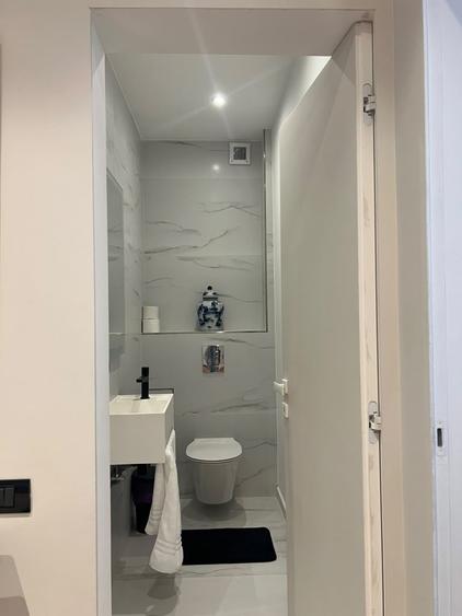 Apartament cu 4 camere decomandat în Herăstrău