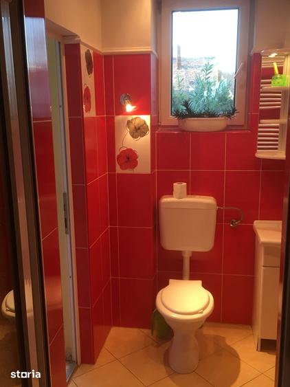 Casă cu 3 camere decomandat cu Teren 300 Mp în Central