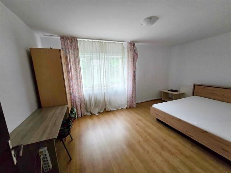 Apartament cu 2 camere decomandat în Zorilor