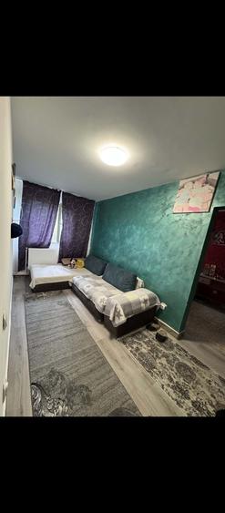 Apartament cu 4 camere semidecomandat în Hipodrom