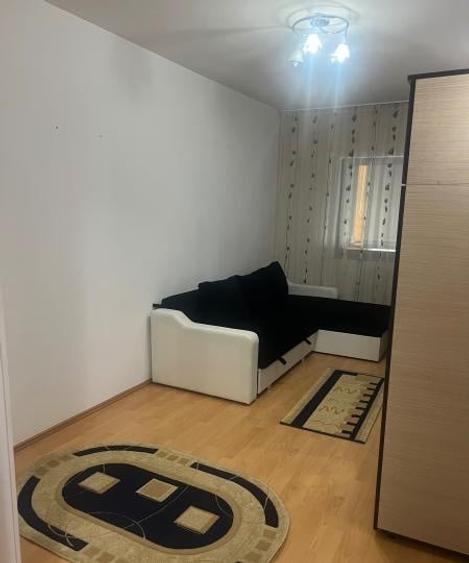 Apartament cu 3 camere decomandat, mobilat în Doamna Ghica