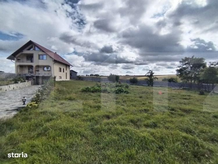 Casă cu 4 camere în Dealu Mare