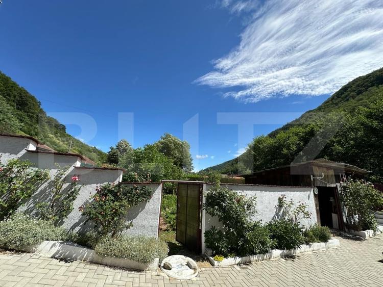 Casă individuală cu 3 camere cu Canalizare în Cugir