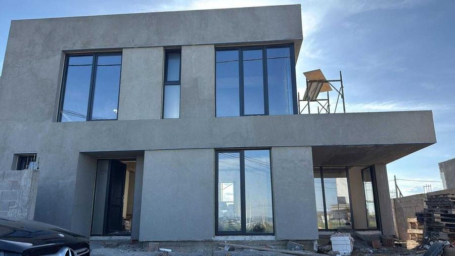 Casă cu 4 camere în Breznița-Ocol