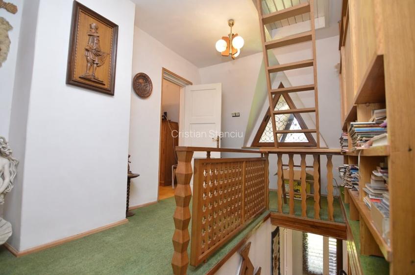 VANZARE VILA 6 CAMERE MANECIU-CHEIA