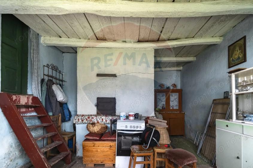 Casă cu Teren 1068 Mp în Perșani