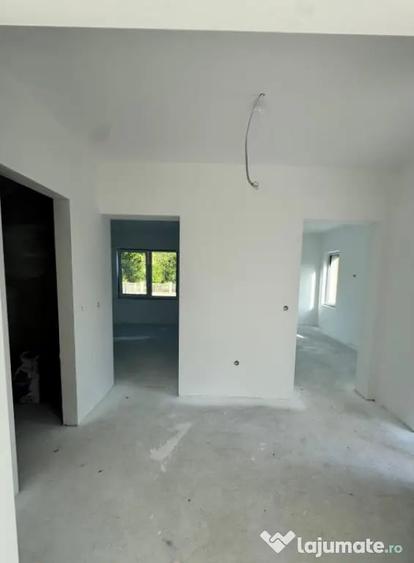Casă cu 3 camere cu Teren 9000 Mp în Tăuții-Măgherăuș