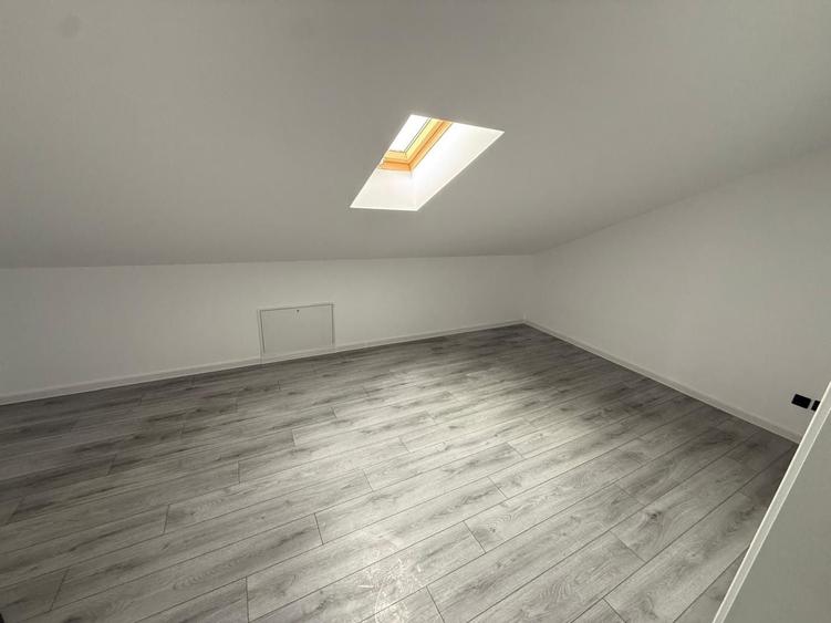 Casă individuală cu 5 camere cu Canalizare în Tunari