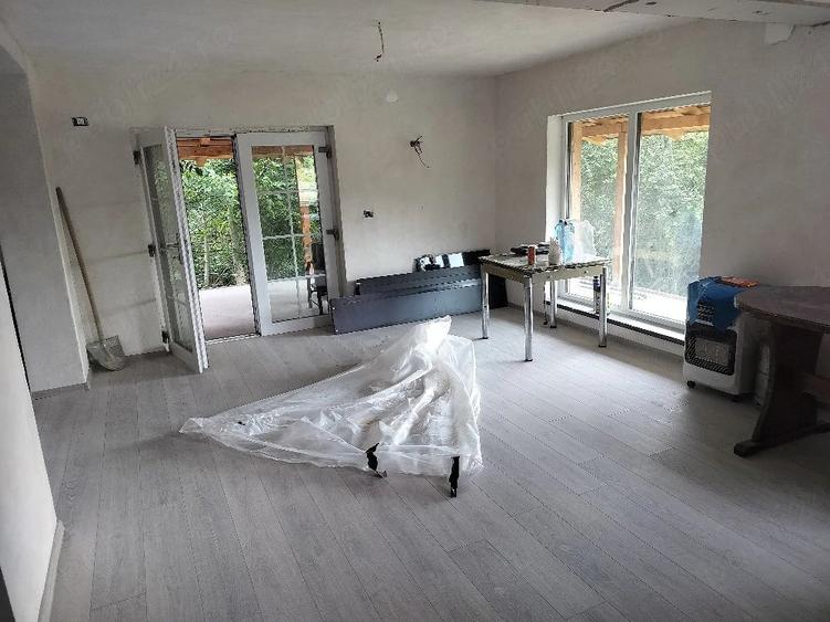 Casă cu Teren 1200 Mp în Copăcelu