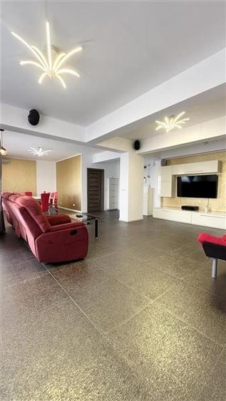 Apartament cu 4 camere decomandat, mobilat în Nord