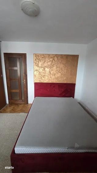 Apartament cu 3 camere decomandat în Budai
