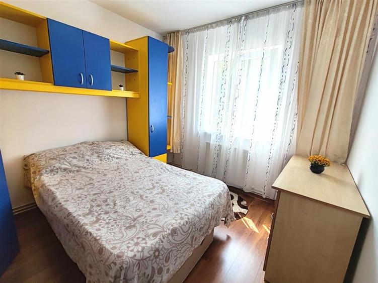 Apartament cu 2 camere semidecomandat în Florilor