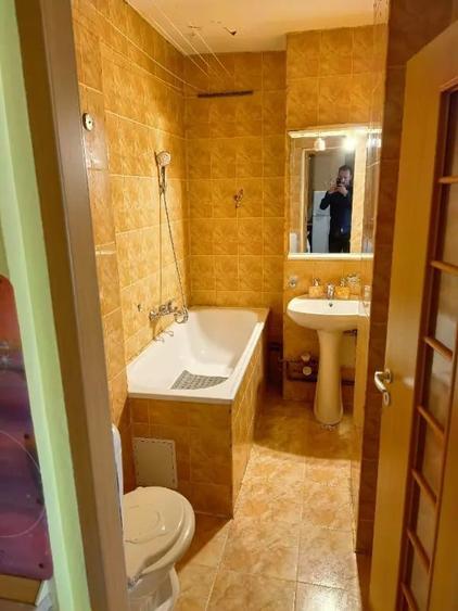 Apartament cu 2 camere semidecomandat în Intim