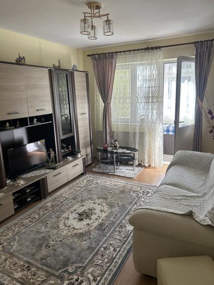 Apartament cu 2 camere decomandat, mobilat în Cezar Petrescu