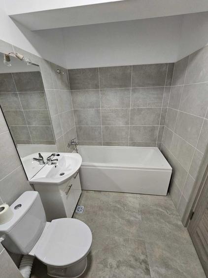 Apartament cu 2 camere semidecomandat în Berceni