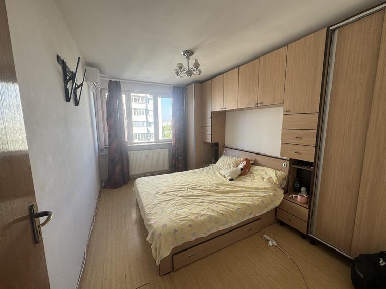 Apartament cu 2 camere decomandat în Baba Novac