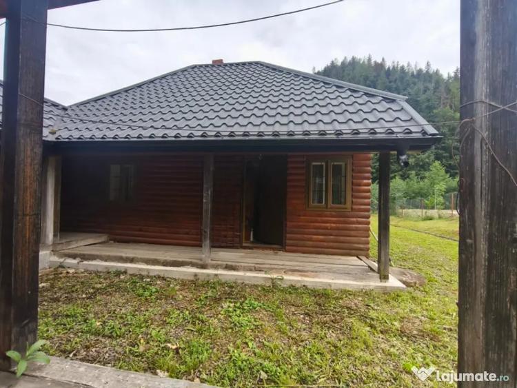 Casă cu 5 camere cu Teren 1250 Mp în Marginea
