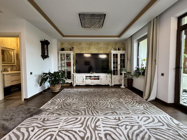 Duplex cu 4 camere cu Canalizare în Florești