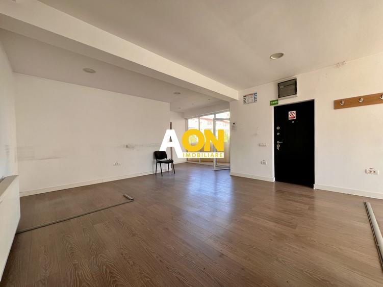 Apartament cu 2 camere semidecomandat în Cetate
