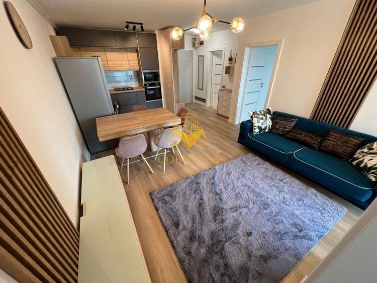 Apartament cu 3 camere semidecomandat, mobilat în Zorilor