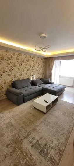 Apartament cu 3 camere decomandat în Traian