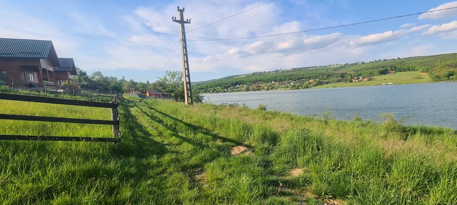 Teren Construcții intravilan de 5800 mp, în Pădureni