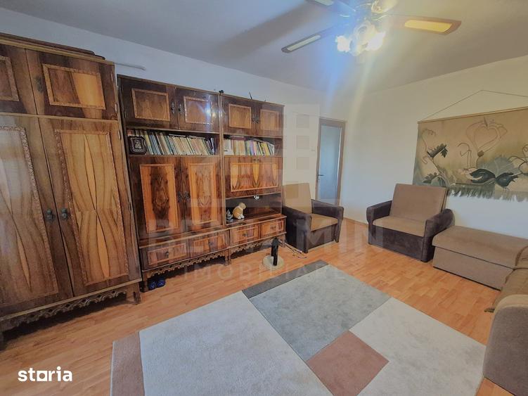 Apartament cu 3 camere semidecomandat în Lăpuș Argeș