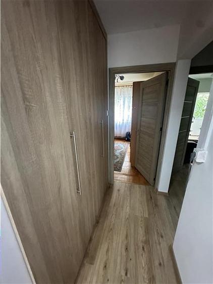 Apartament cu 3 camere decomandat, mobilat în Lipovei