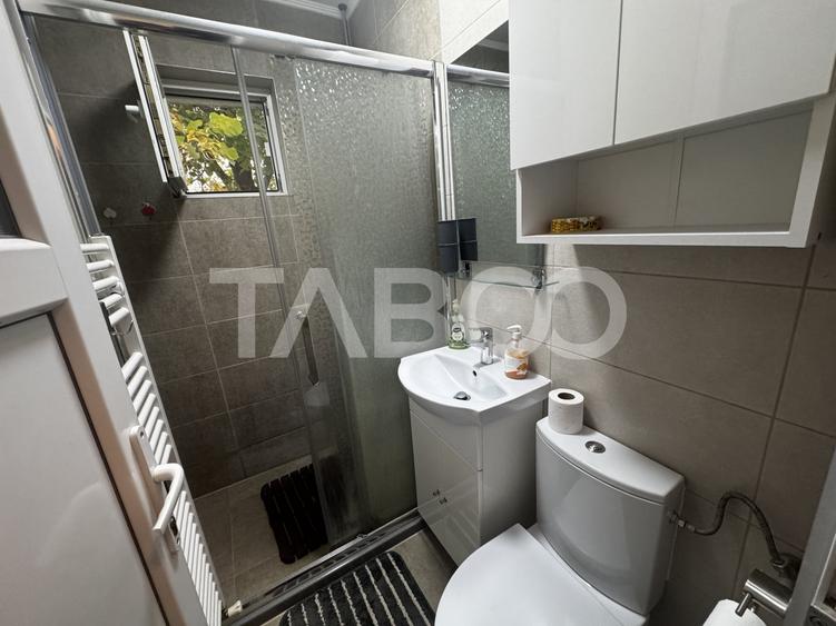 Apartament cu 3 camere semidecomandat, mobilat în Mihai Viteazul