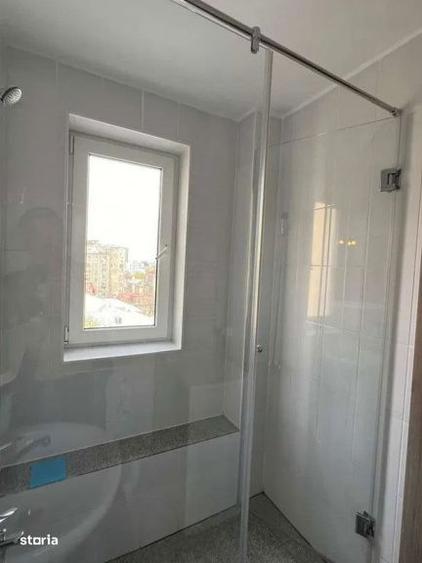 Garsonieră decomandată, mobilată în Universitate