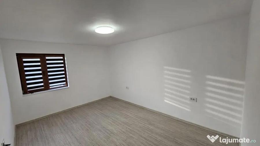Casă cu 3 camere cu Teren 1720 Mp în Băicoi