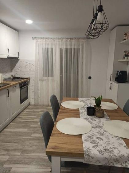 Apartament cu 3 camere decomandat în Mărăști