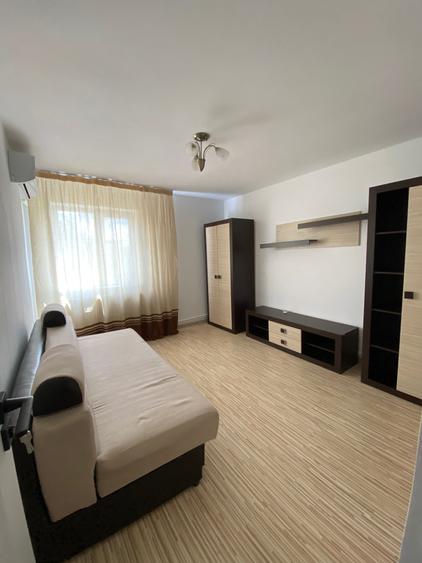 Apartament cu 2 camere decomandat în Exterior Vest