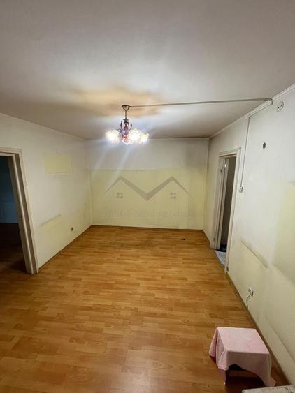 Apartament cu 2 camere nedecomandat în Podu Roș