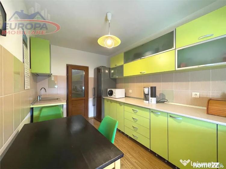 Apartament cu 2 camere decomandat în E3